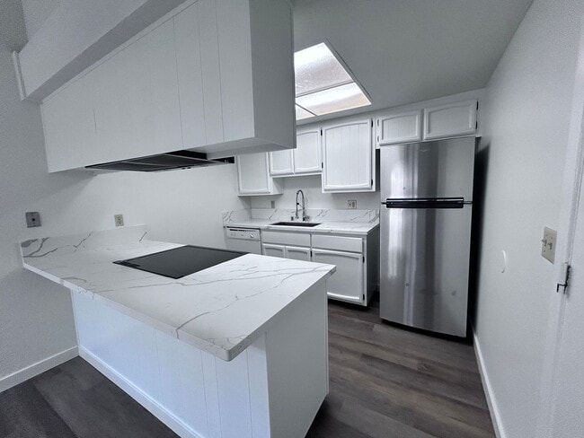 Building Photo - 1000-1002 Bell Street