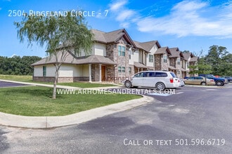 Building Photo - 2504 Ridgeland Cir