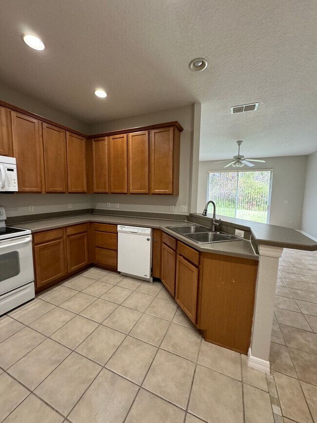 Building Photo - 10360 Sandy Marsh Ln