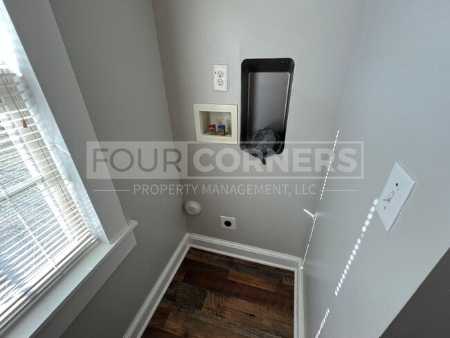 Building Photo - Unique 1 bedroom 1 bath apartment