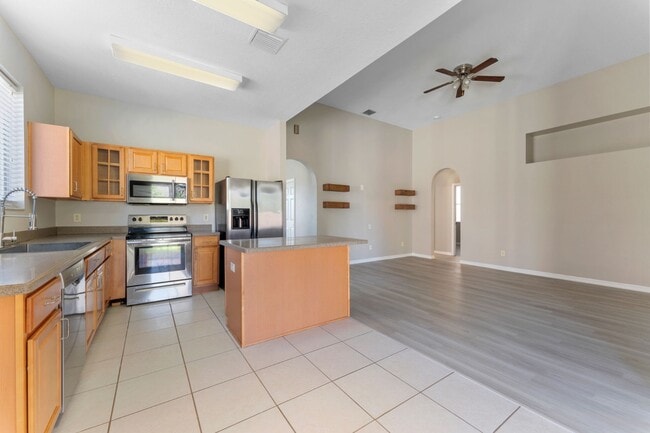 Building Photo - Absolutely stunning 3BR/2BA & 2-Car Garage home in highly sought-after Ballantrae community