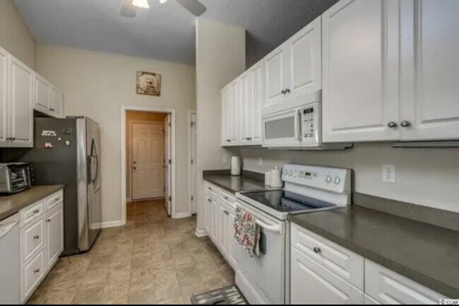 Building Photo - 3124 Ivy Lea Dr