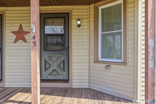 Building Photo - 43 Dunham St