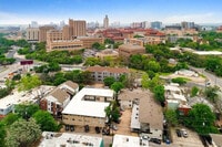 Building Photo - Walk to UT campus,  gorgeous remodeled unit