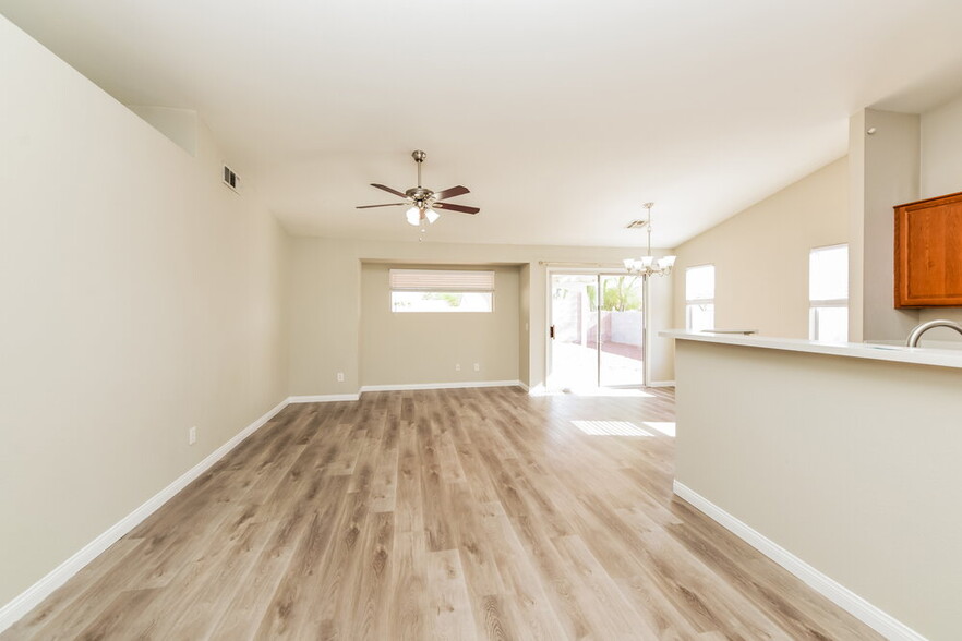 Building Photo - 3008 Silver Canyon Ln