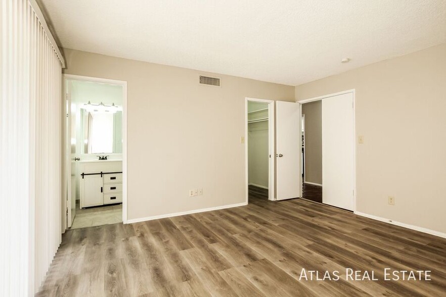 Building Photo - 4035 W Harmont Dr