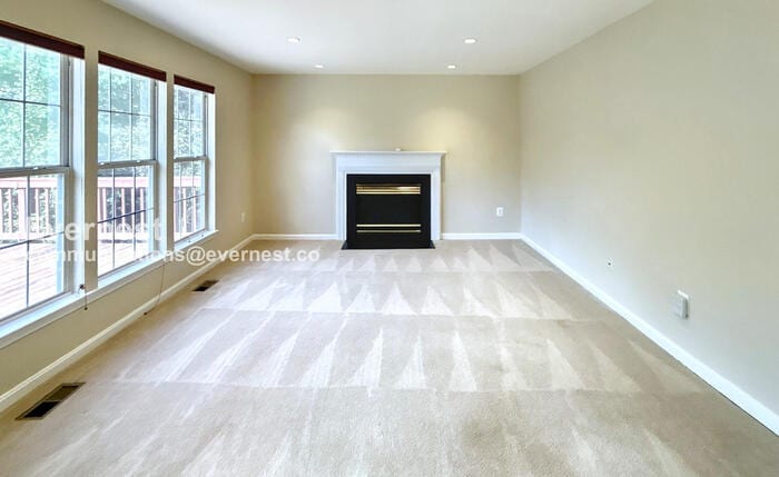 Building Photo - 4678 Pearson Dr