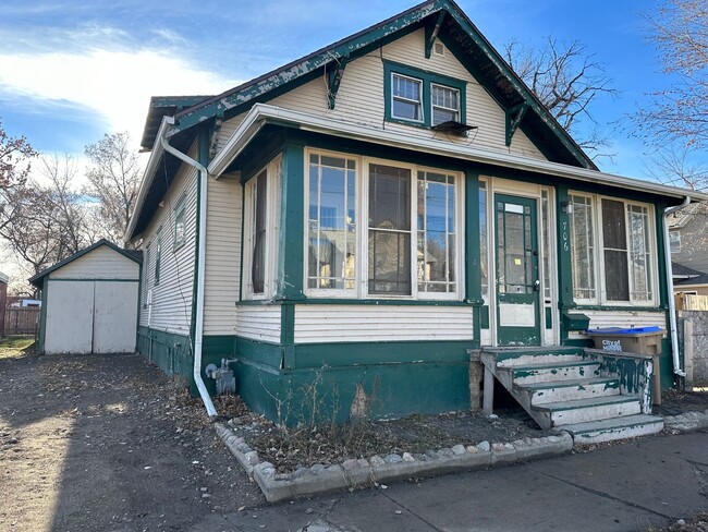 Building Photo - House- NE