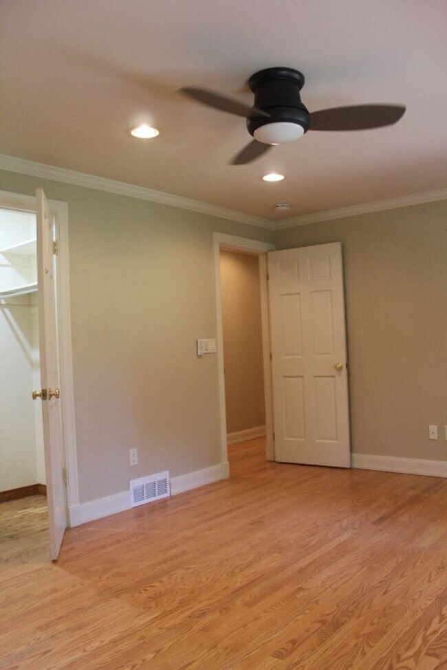 Building Photo - Gorgeous 2 Story Home in Columbine West!
