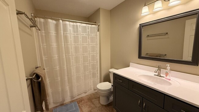 Building Photo - 262 Bradford Square