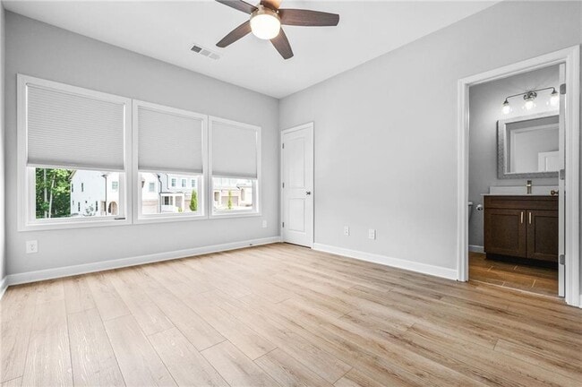 Building Photo - 421 Retreat Ln