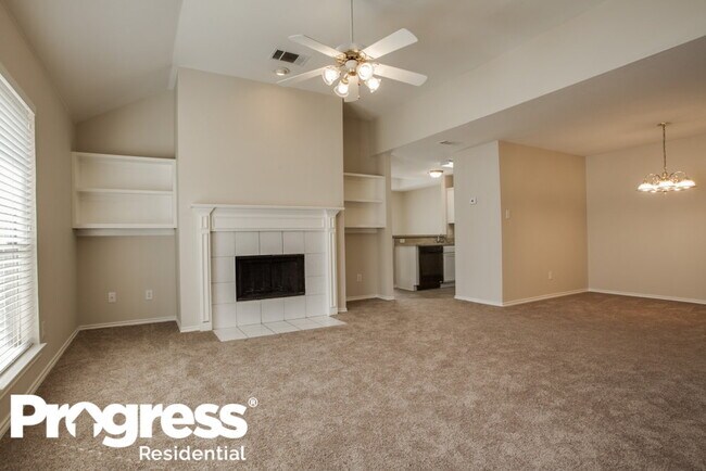 Building Photo - 1022 Hayworth Ave