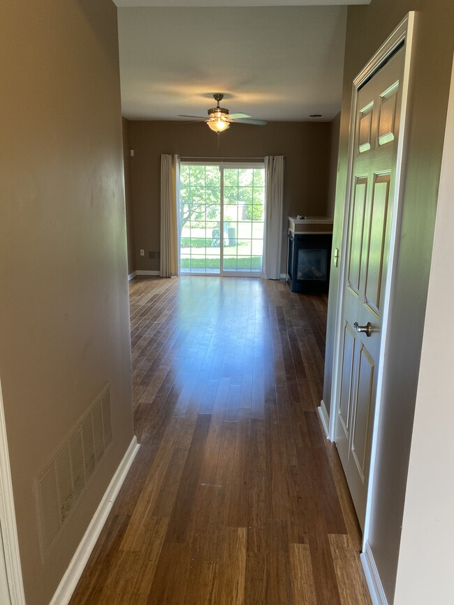 Building Photo - 54738 Monarch Dr