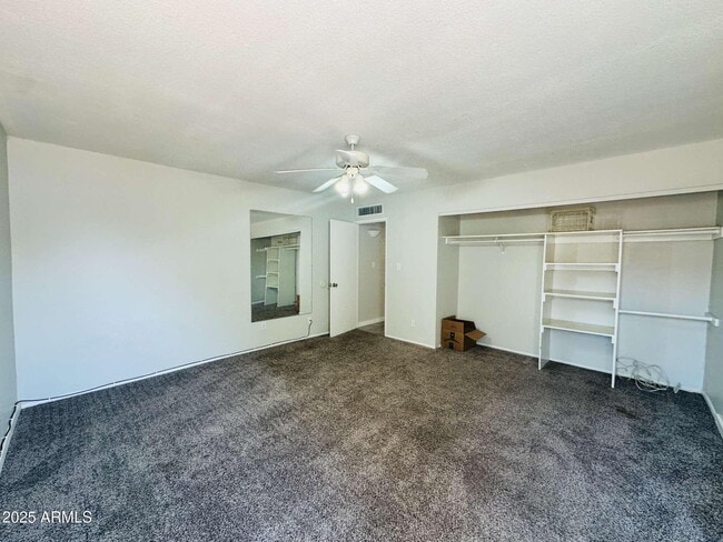 Building Photo - 2675 E Silk Oak Dr