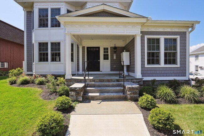 Building Photo - 138 Deer Hill Ave
