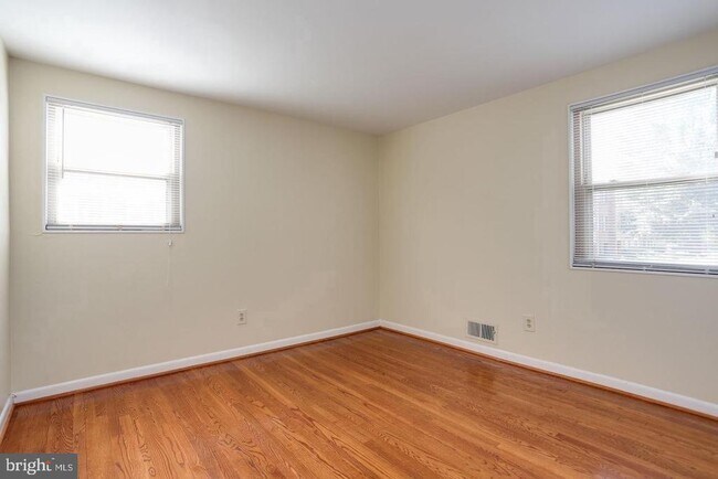 Building Photo - 4510 Washington Blvd