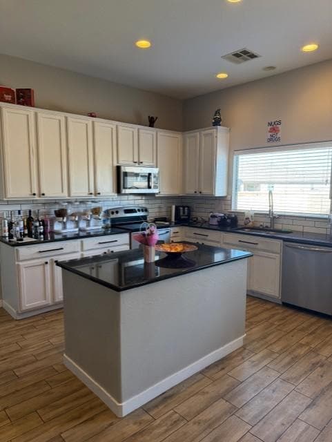 Building Photo - 37262 W Oliveto Ave