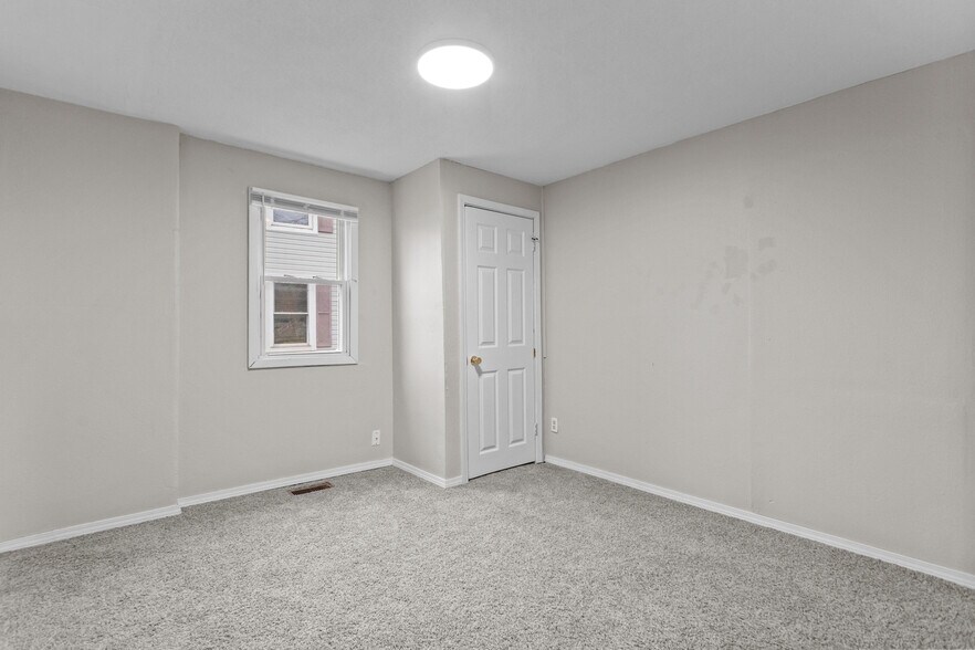 Building Photo - 1620 S Market St