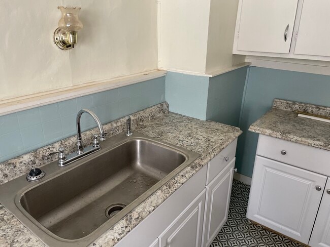 Building Photo - 321 Pennsylvania St