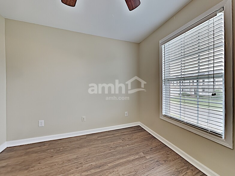 Building Photo - 5523 Golden Gate Rd