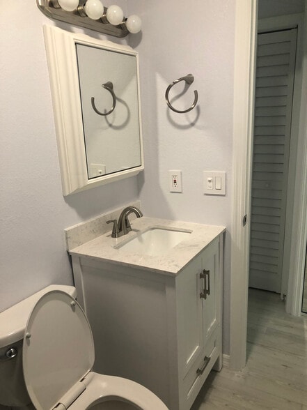 Building Photo - 2020 Lee Dr