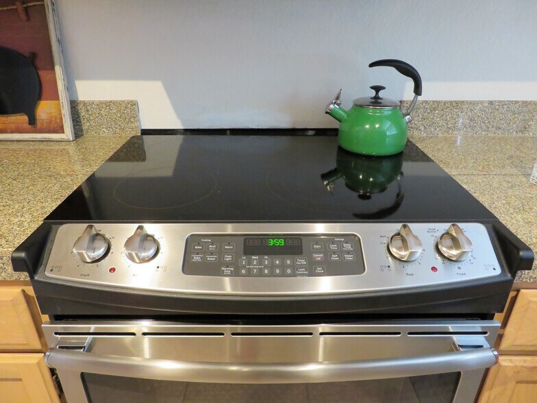 Kitchen - 11515 N 91st St