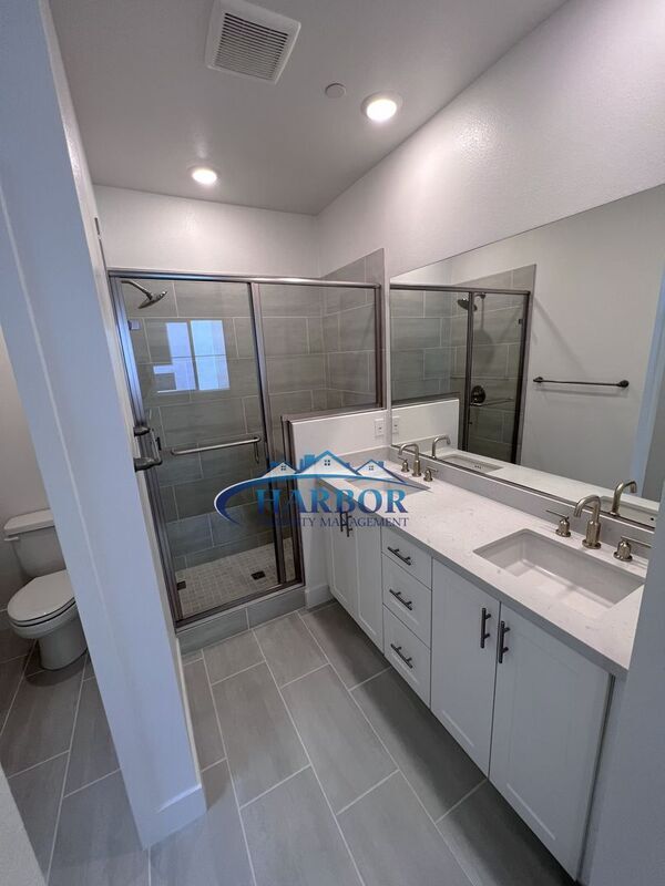 Building Photo - 1627 Hornet Dr