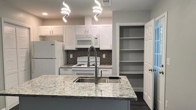 Building Photo - 6275 Teletha Ln