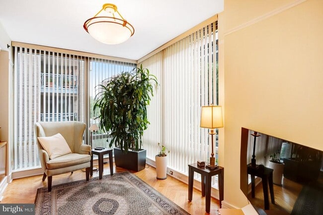 Building Photo - 1155 23rd St NW