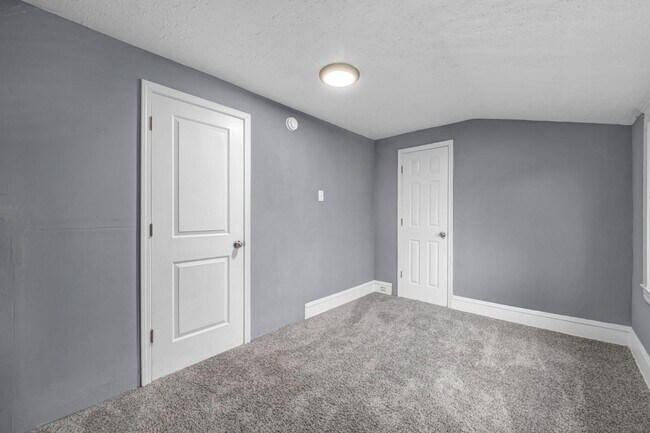 Building Photo - 4730 E 142nd St