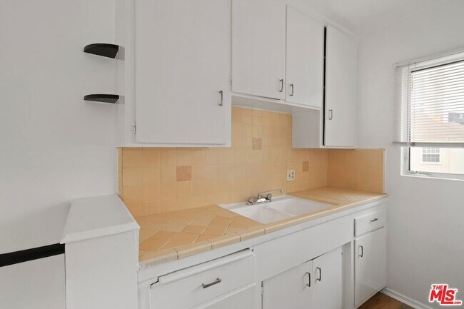 Building Photo - 6755 Yucca St