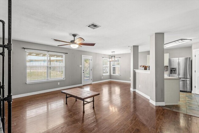 Building Photo - 208 Rock Hound Ln