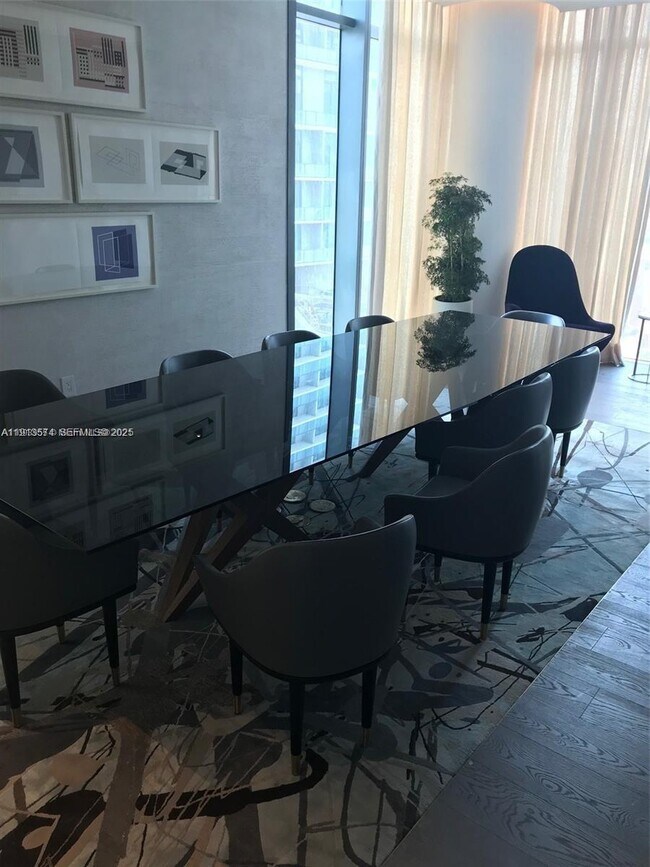 Building Photo - 650 NE 32nd St