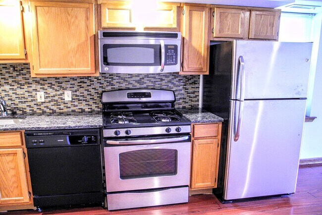 Building Photo - 743 S 20th St