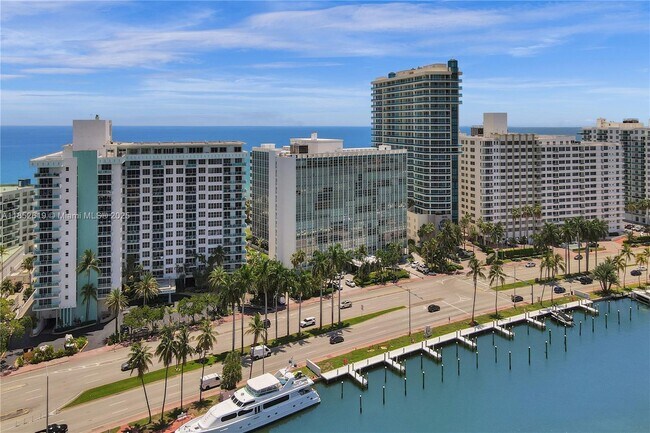 Building Photo - 5055 Collins Ave