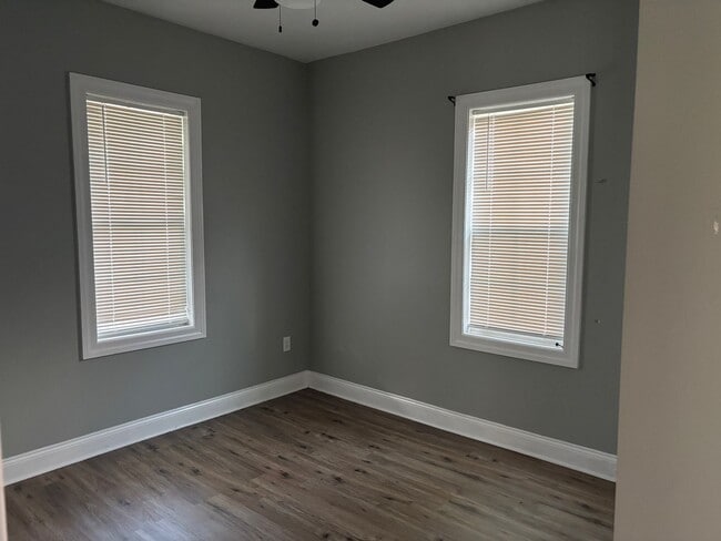 Building Photo - 3 Br 2 Ba
