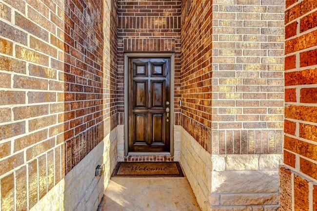 Building Photo - 2165 Woodland Pine Dr