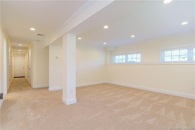 Building Photo - 5 Mendes Rd