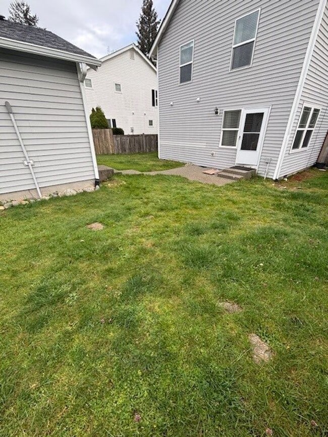 Building Photo - Charming 3-bedroom Dupont Home