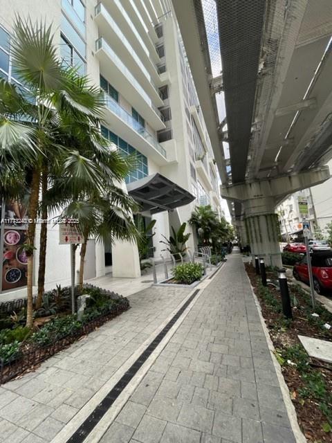 Building Photo - 1100S S Miami Ave