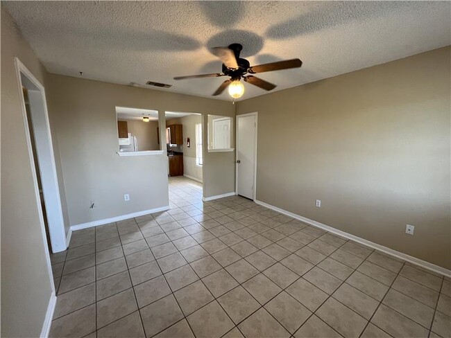Building Photo - 519 Geri Dr