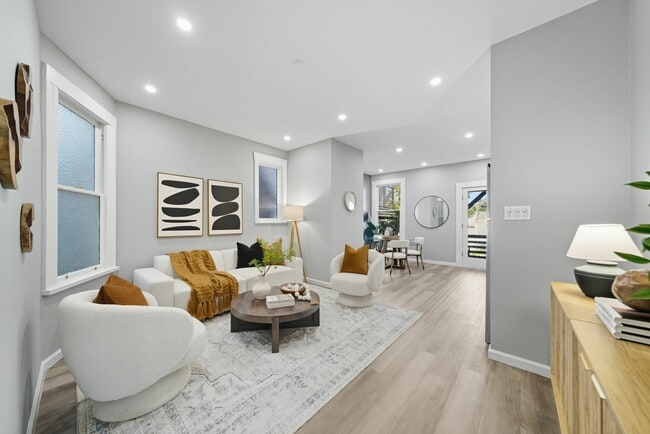 Building Photo - 438 30th St