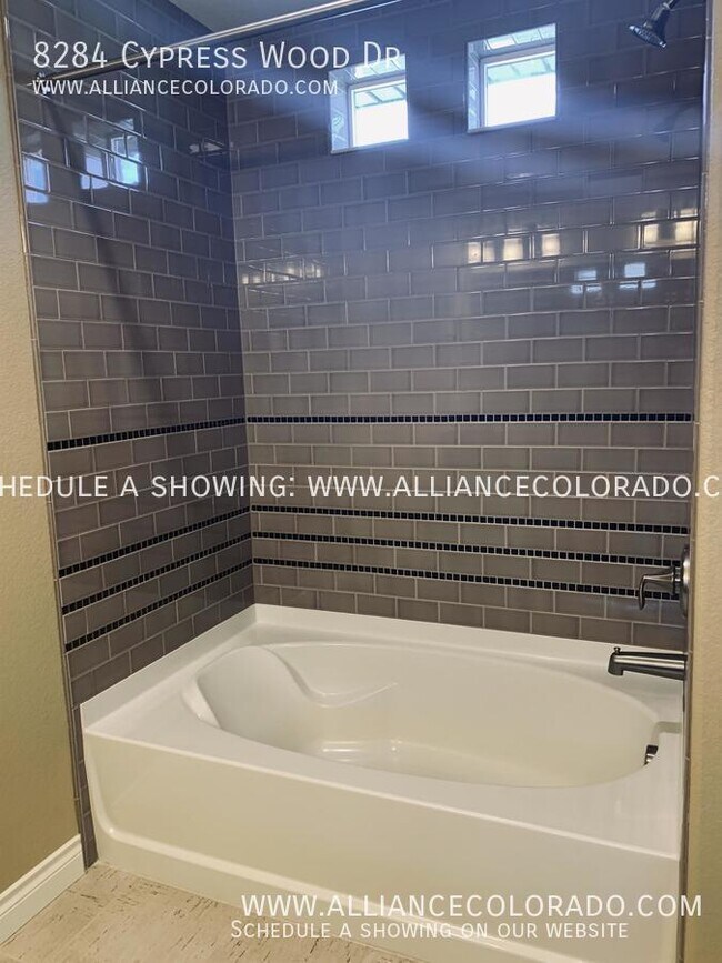 Building Photo - 8284 Cypress Wood Dr