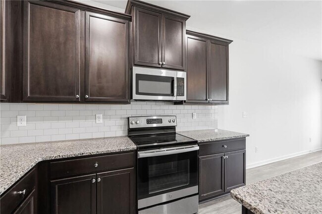 Building Photo - 7134 Gladstone Cir