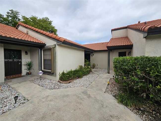 Building Photo - 15075 SW 49th Ln