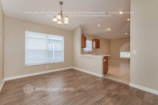 Building Photo - 8124 Alamosa Wood Ave