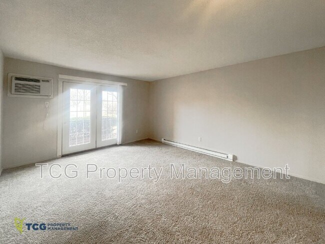 Building Photo - 2406 Marquette Rd