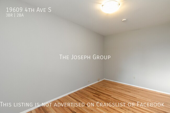Building Photo - Beautifully updated 3 bed/1.75 bath in Des...