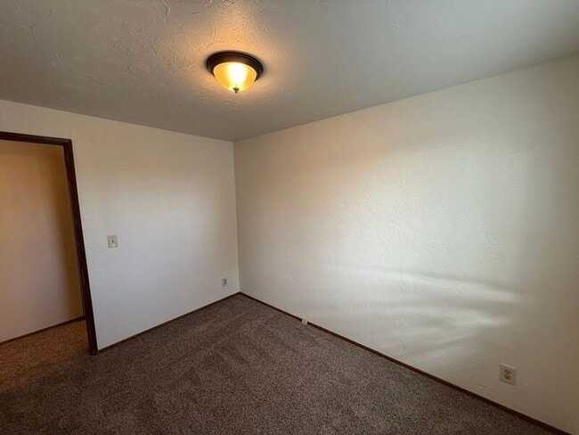 Building Photo - 2907 Moraga Ave SE