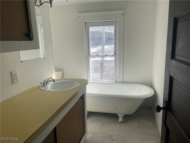 Building Photo - 1433 Kenmore Blvd